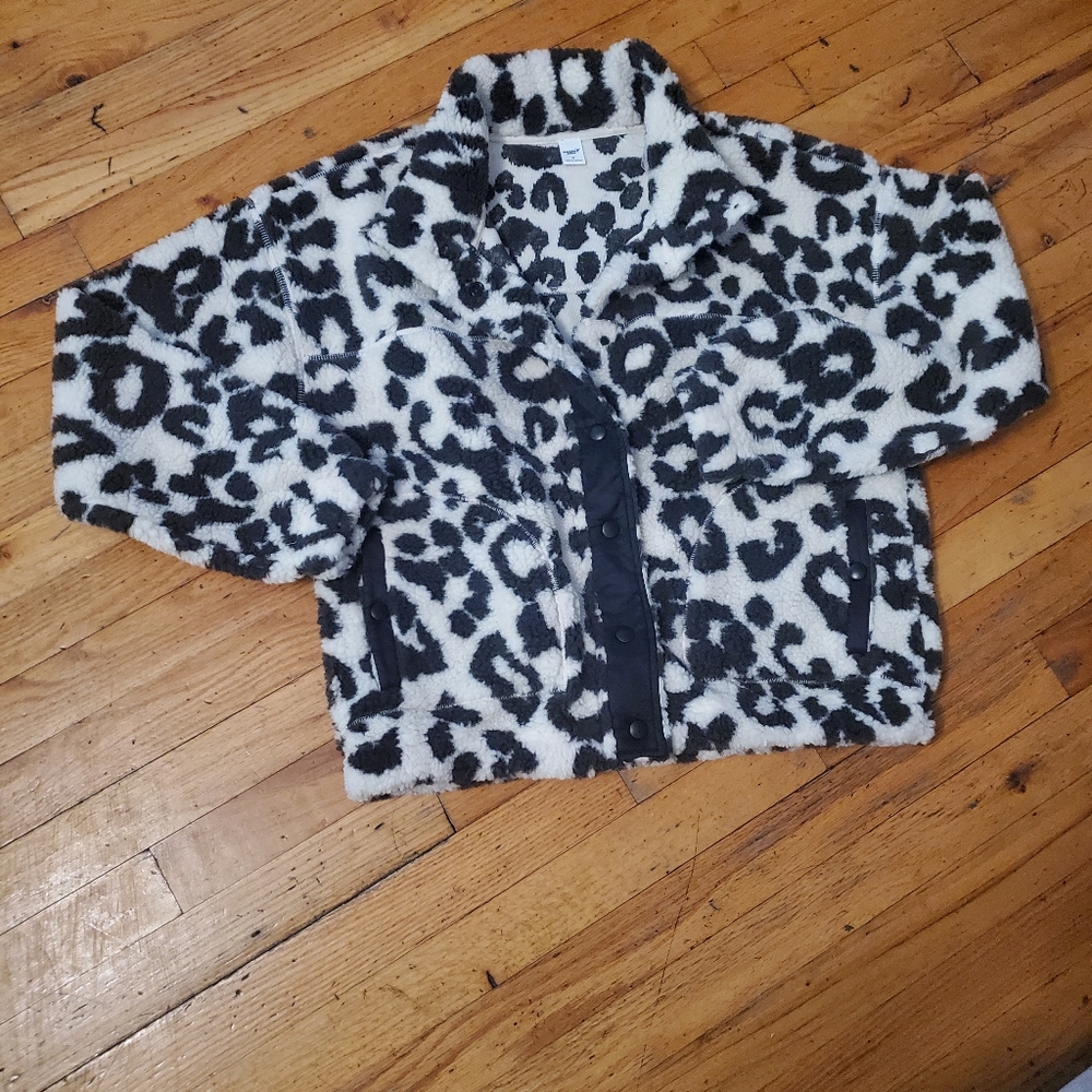 Old navy  active sweater  size medium cream &black color